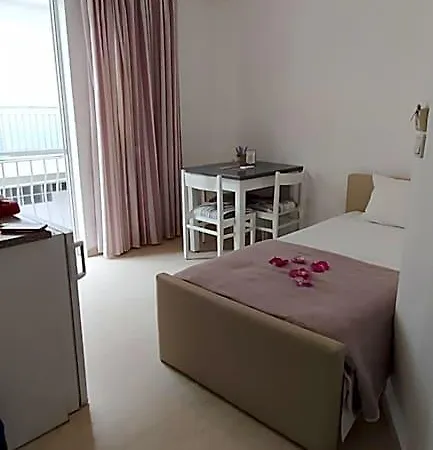 Skalidis Hotel Íria